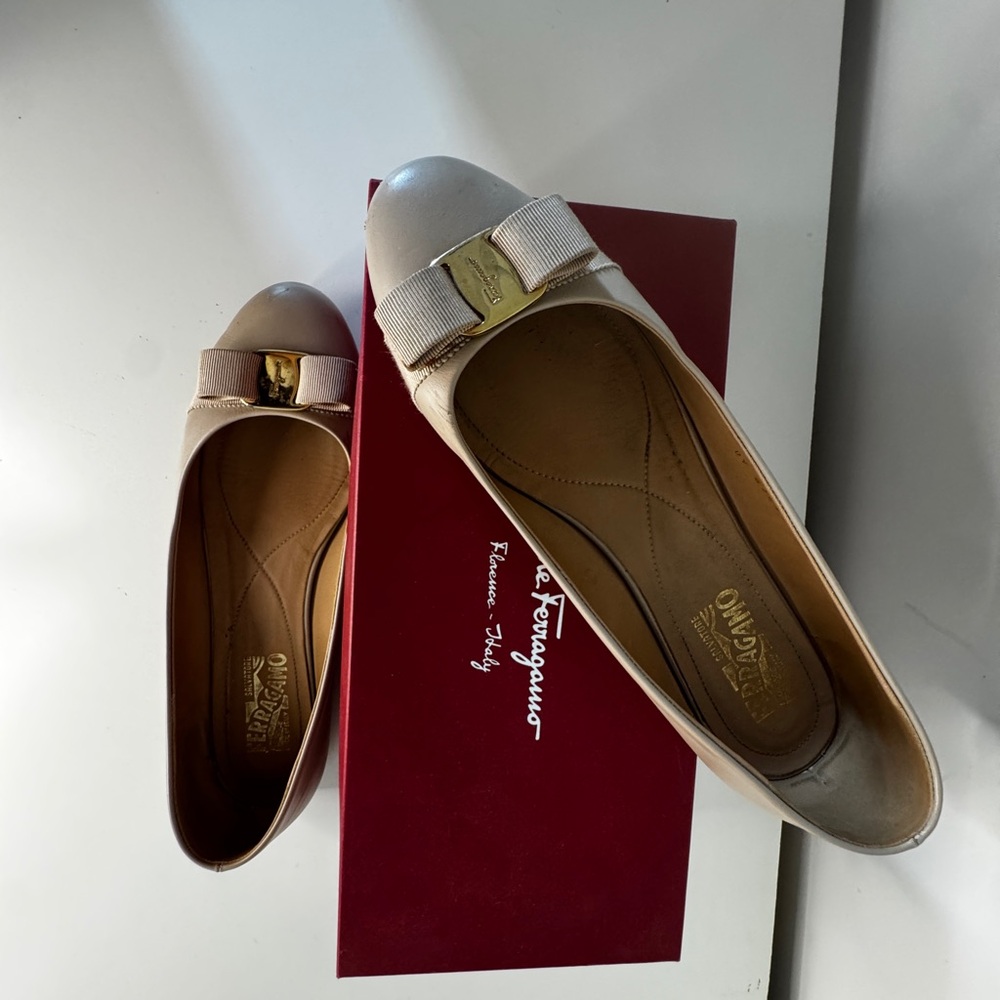 Salvatore Ferragamo Women's Taupe and Gold Flats